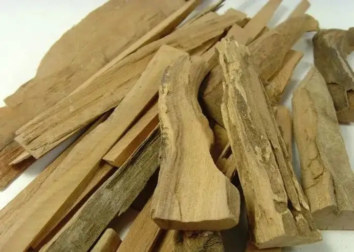 檀木香精如何化工合成？
